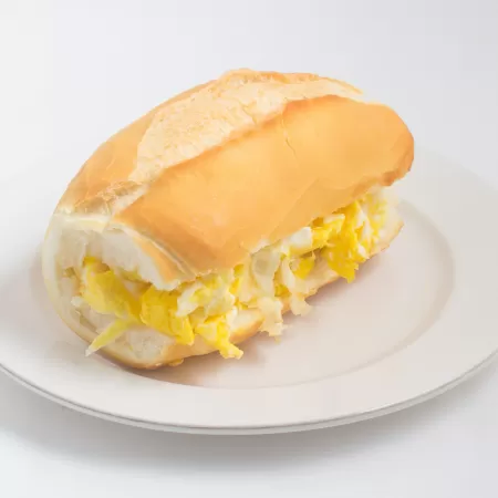 PÃO COM OVO